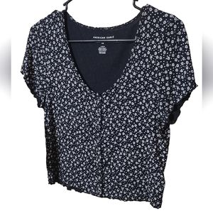 American Eagle Black & White Floral Top with Ruffle Sleeves, Size Large
